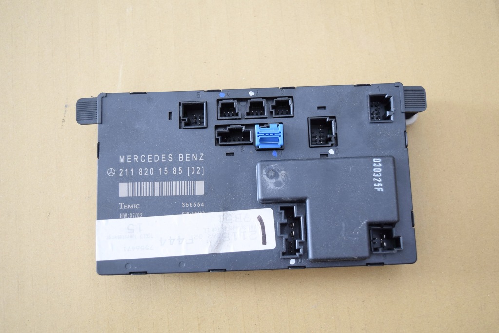 Купити Mercedes w211 модуль двері лівий перед 2118201585