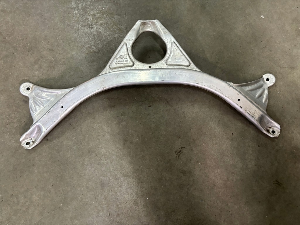 фото №1, Кронштейн поперечний розпірка audi a6 c7 4g0805645c