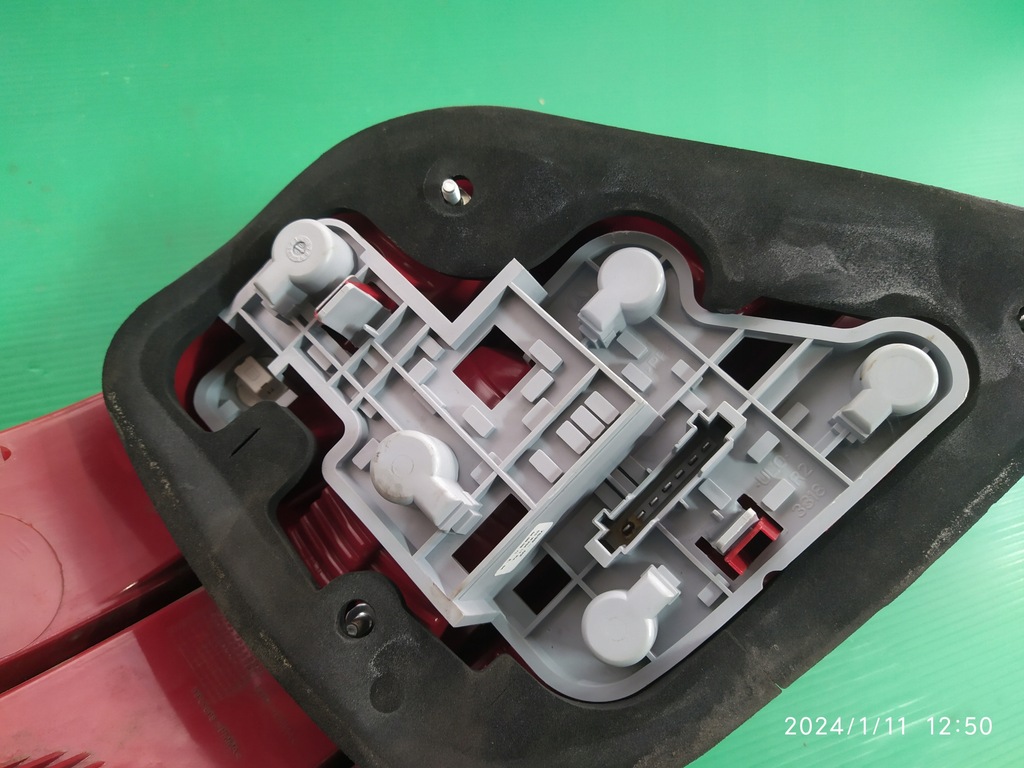 фото №9, Лампа права задня задня mercedes w204 a2048203064r