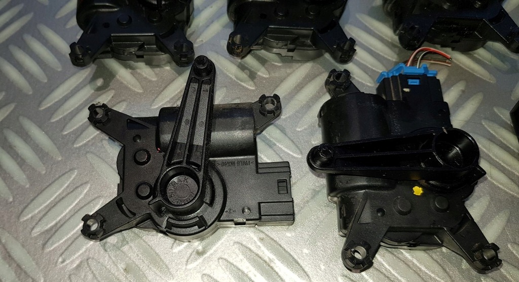 фото №6, Vw transporter t5 multivan t6 моторчик крышка тяга отопителя 7l0907511ak