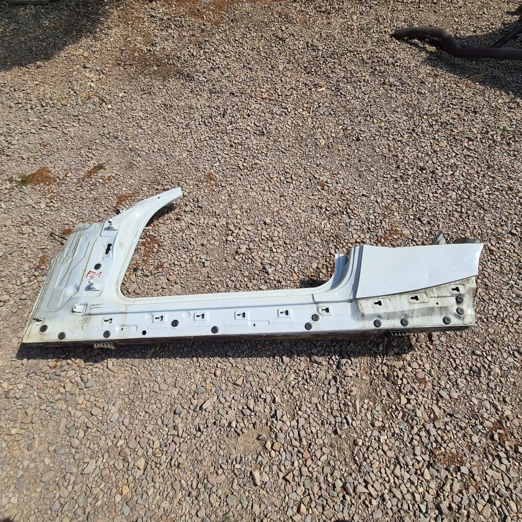 фото №1, Bmw f21 поріг крила лівий