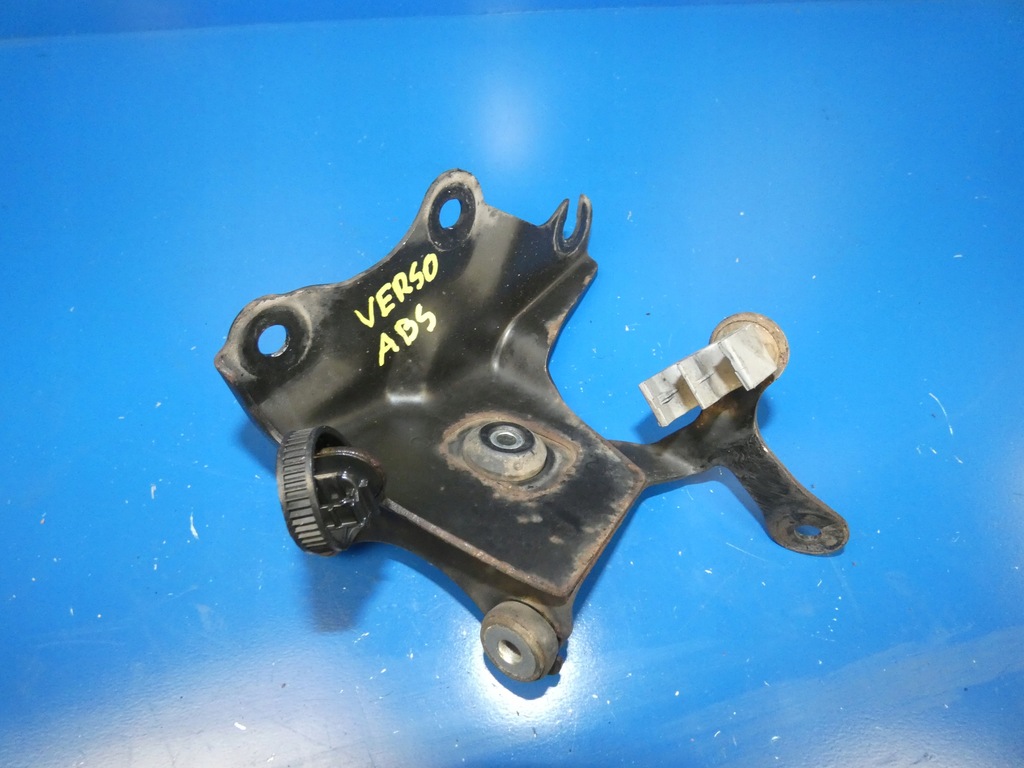 фото №1, Verso 09- avensis t27 2.0 d4d кронштейн насоса abs