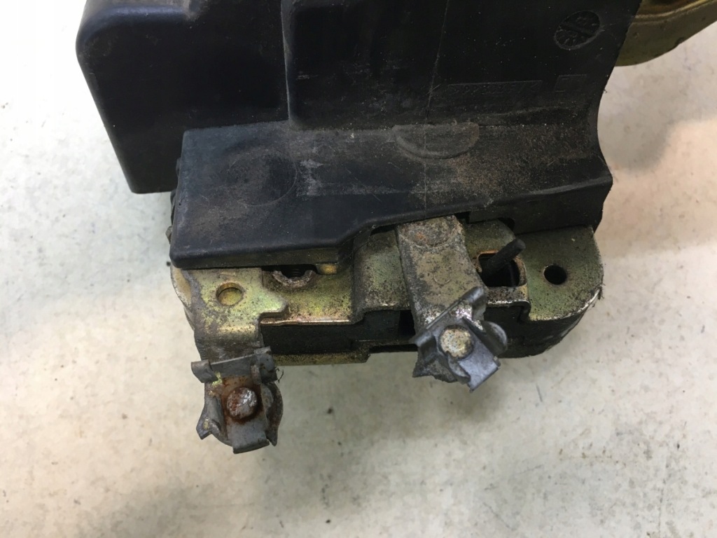 фото №4, Замок дверь правый перед volvo v40 2.0 16v