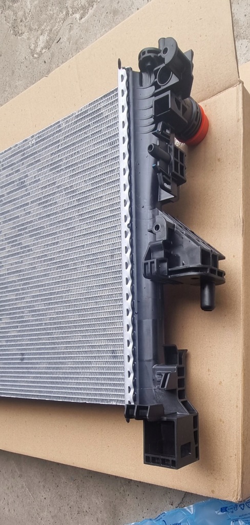 Радіатор води нова оригінал  радіатор fiat ducato 2,2 2021- Доставка