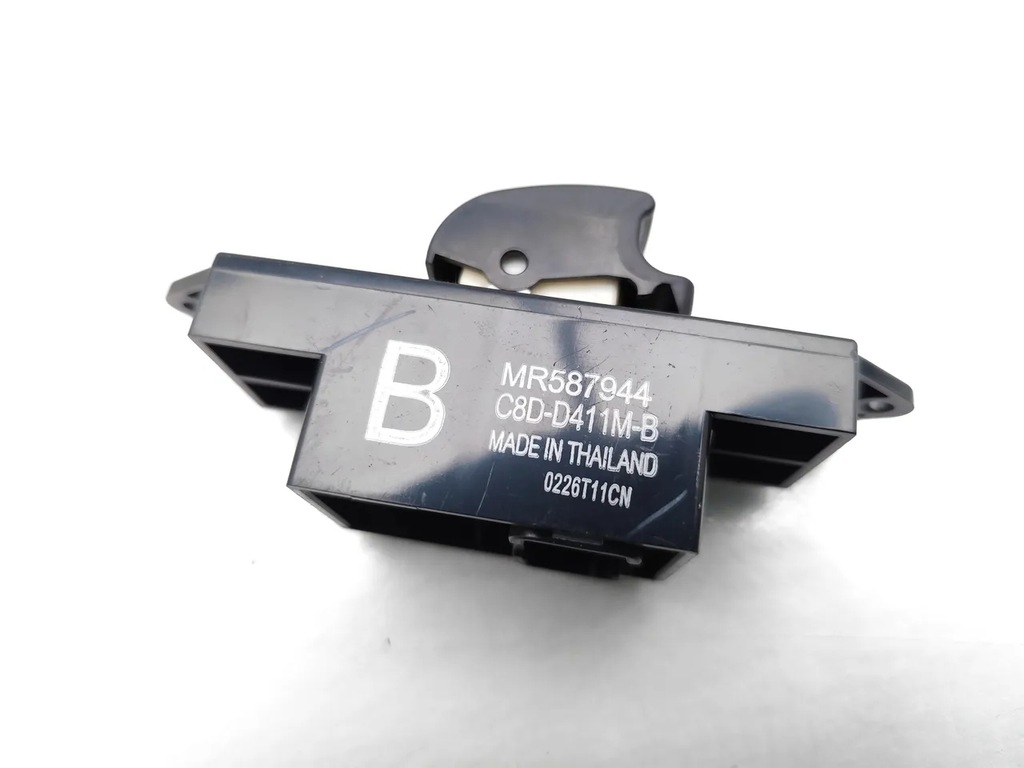 фото №7, Mitsubishi asx кнопки окон 2016 suv 4/5dr mr587944 c8d-d411m-b 13-24