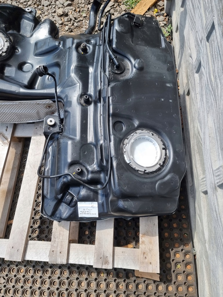 фото №8, Audi c7 rs6 бак пального kompletny 4g0201021