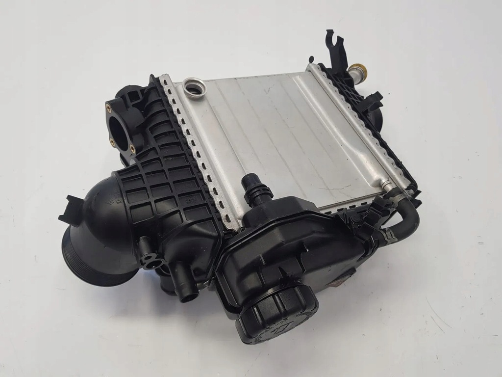 фото №8, Радиатор воздуха интеркулер mercedes w118 w177