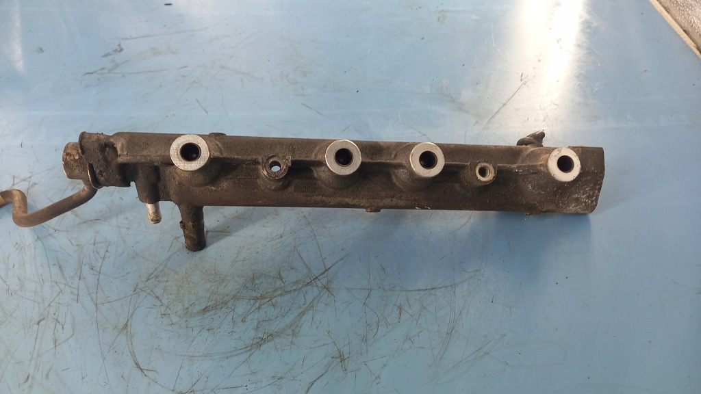 фото №1, Молдинг впрыскная renault laguna 1.8b 96r