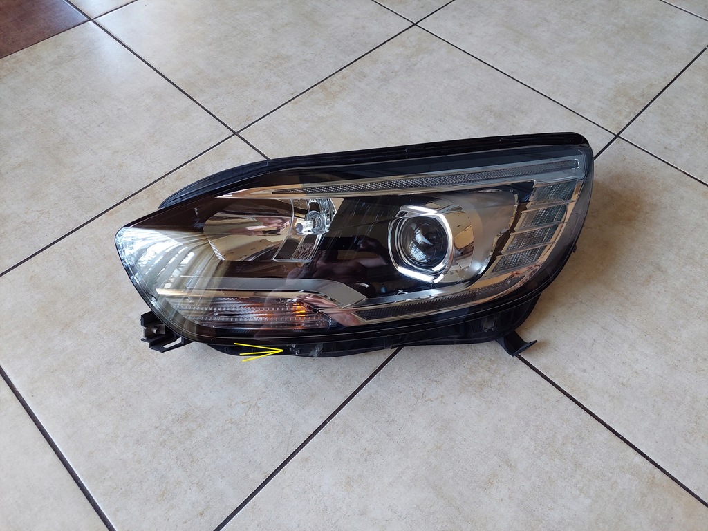 фото №1, Лампа левая - линза - led - renault scenic iv - lift