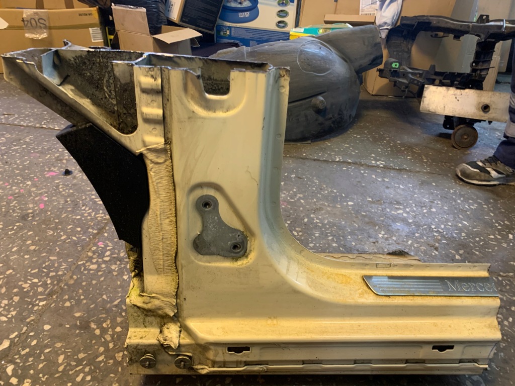 фото №3, Mercedes gla w156 чверть поріг блок двигуна перед передній