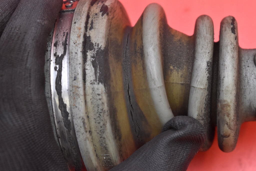 Приводной вал правый  перед автоматическая коробка передач p04593500ac chrysler 300m 3.5 v6 252 km 98-04 Недорого