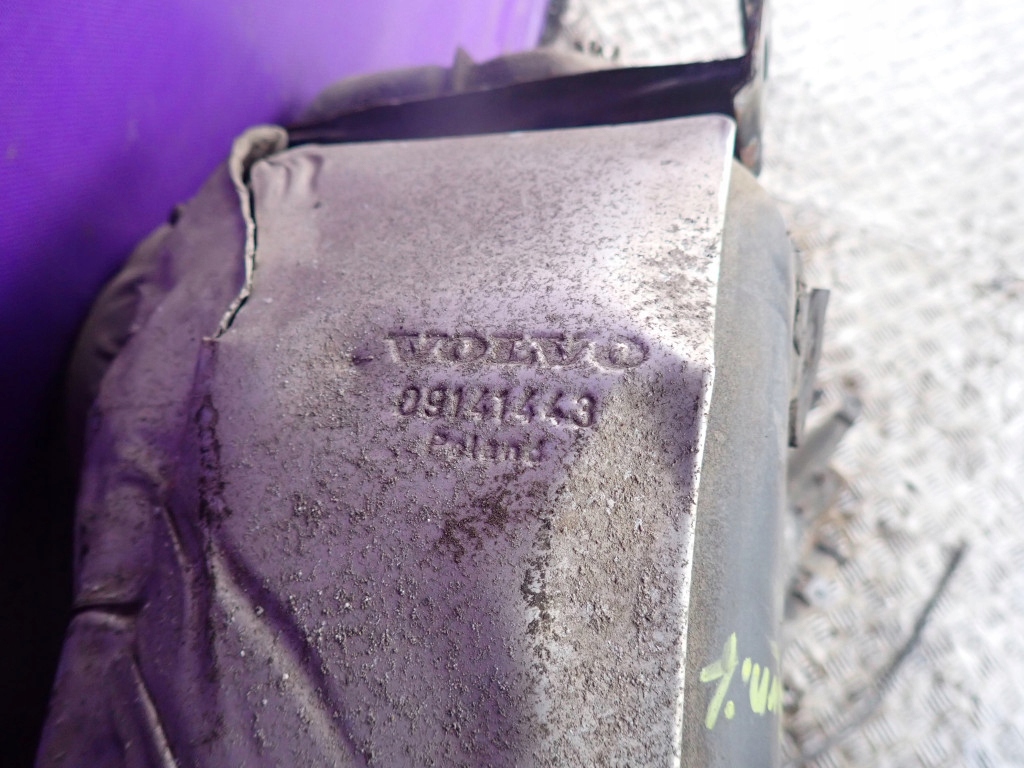 фото №11, Volvo s60 i sedan 00-04 2.4 бак пального bak труба заливної