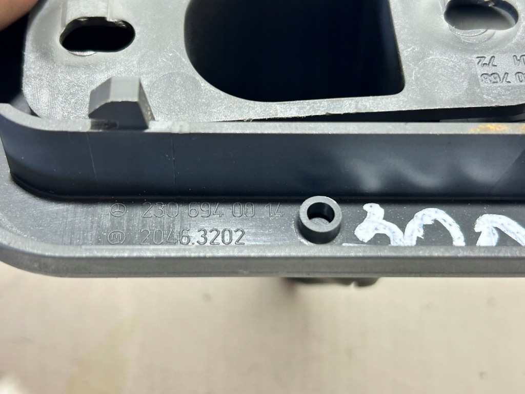 Кронштейн тримач  замок датчик шторка ліва mercedes sl r230 w230 Київ