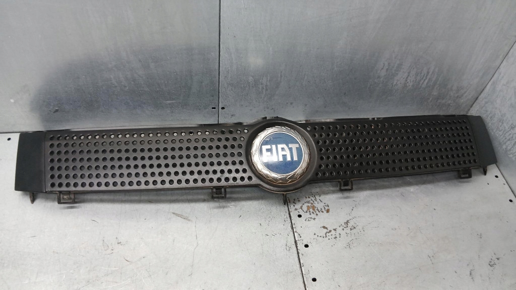 фото №1, Решітка радіатора fiat panda ii 03r 1.2b 735314236