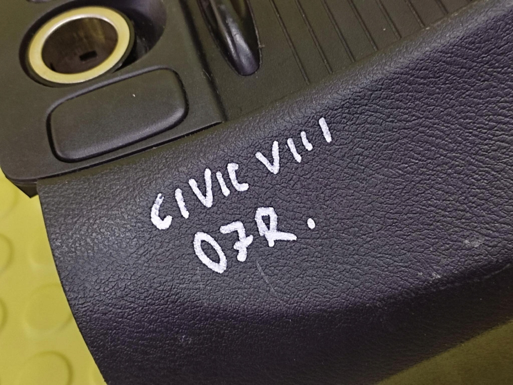 фото №15, Honda civic viii ufo підлокітник