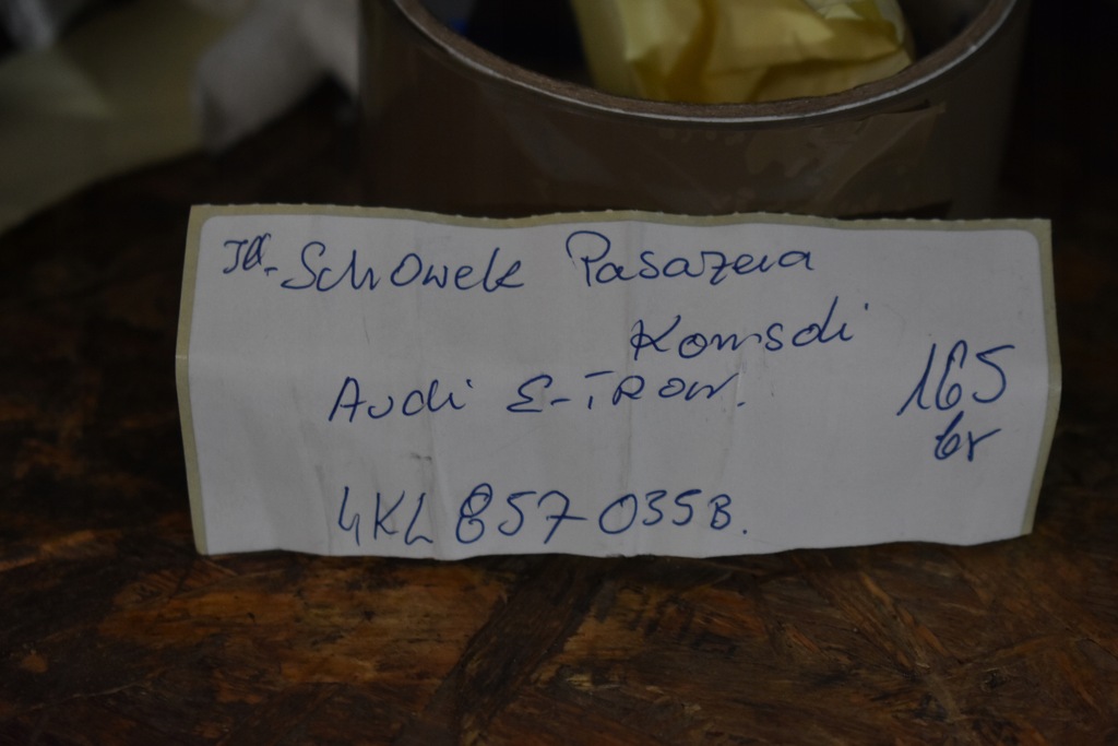 фото №5, Idealny бардачок пассажира консоли audi e-tron 1