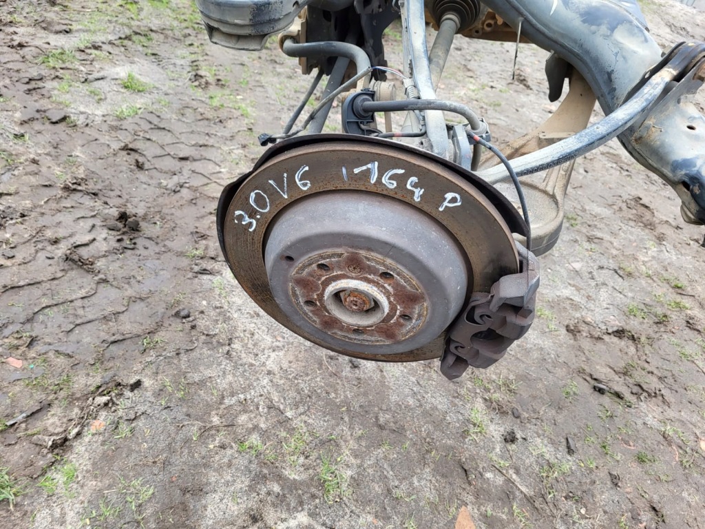 Купить Mercedes ml 164 поворотный кулак правая задний  3.0 v6