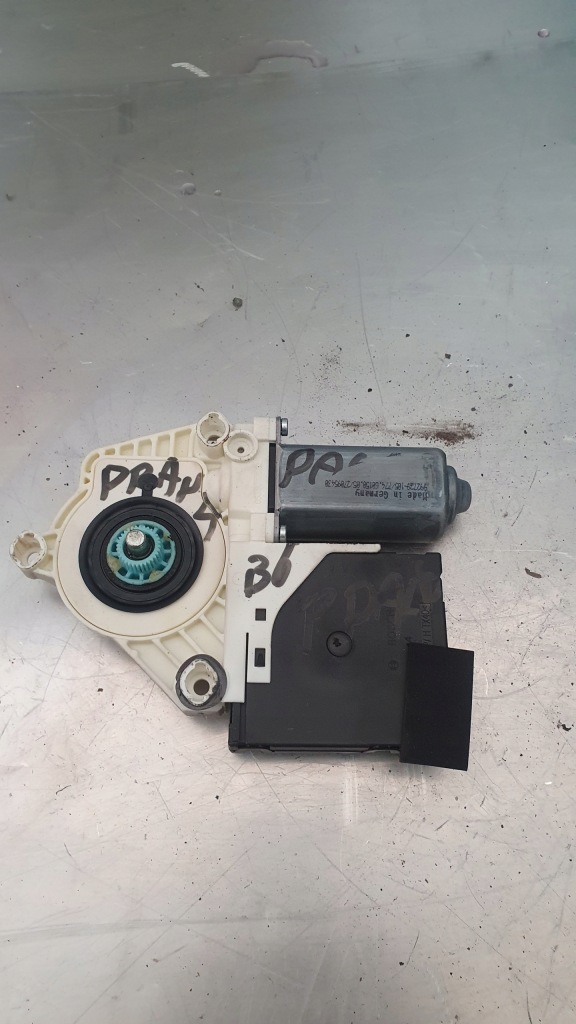 Купить Моторчик правый перед vw passat b6