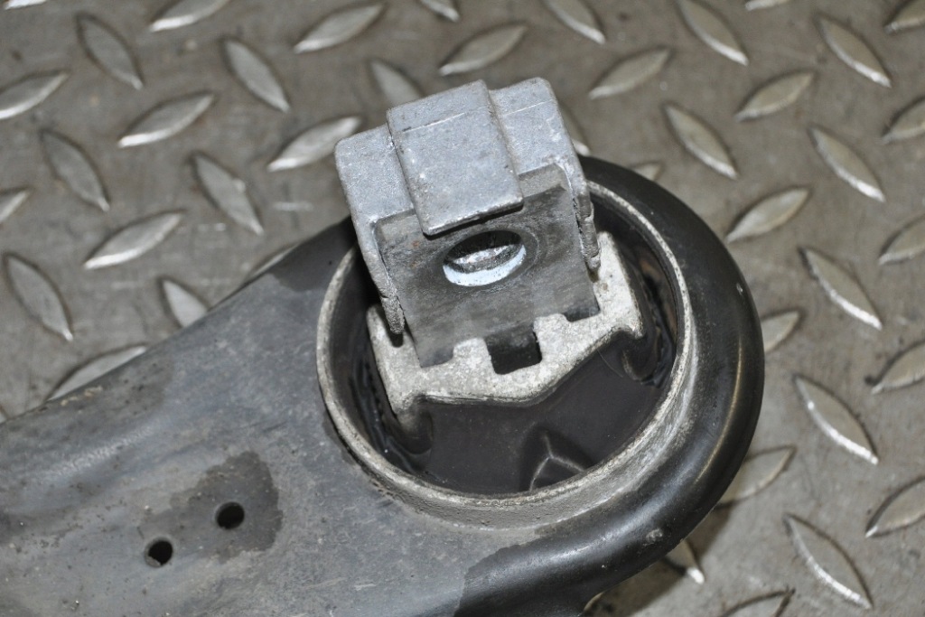 фото №3, Mercedes x156 gla220 cdi 2017 rhd задній правий важіль