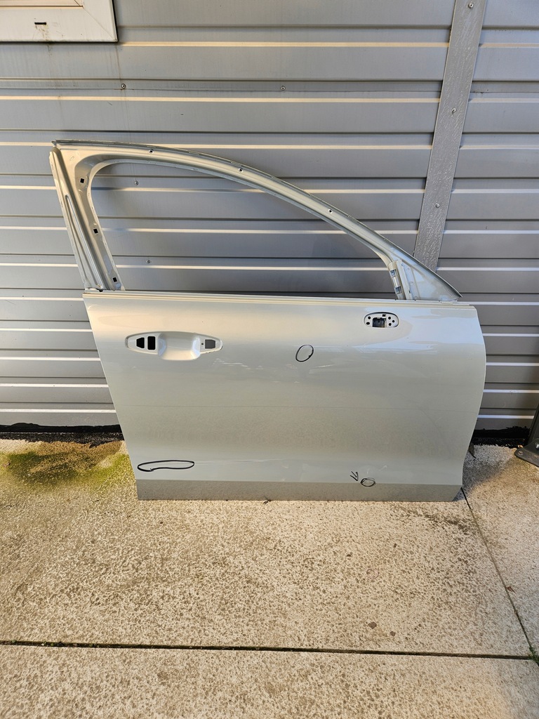 фото №1, Volvo s60 v60 iii 2018- дверь правое передние перед