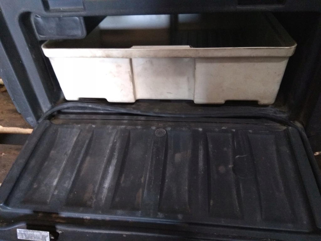 фото №6, Бардачок нижній mercedes axor actros a9408401274