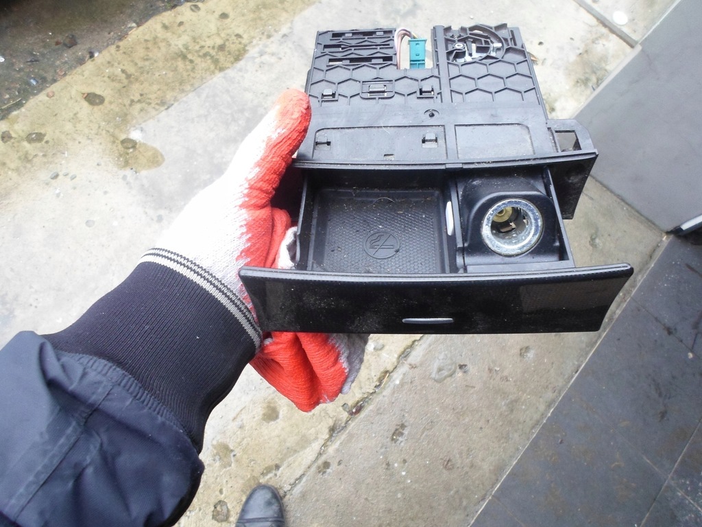 фото №1, Mercedes w164 пепельница бардачок туннель