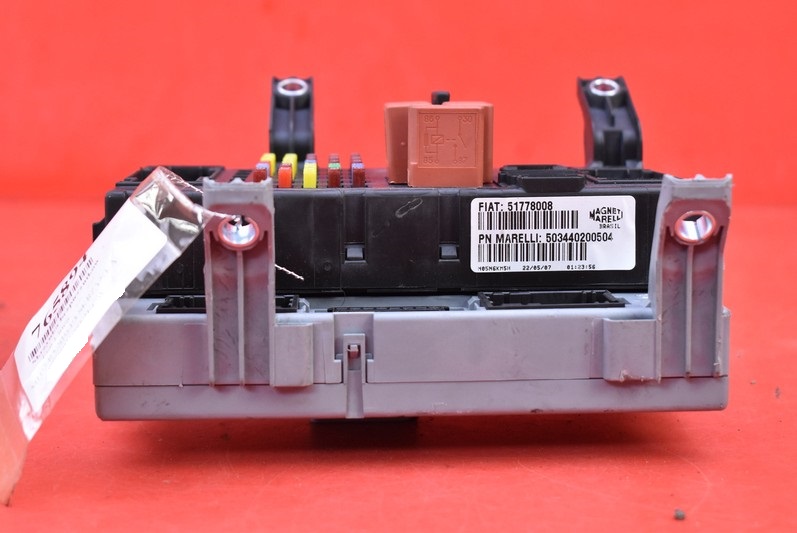 Коробка запобіжників 51778008 fiat linea 1.4 8v 77 km 06-12 Недорого