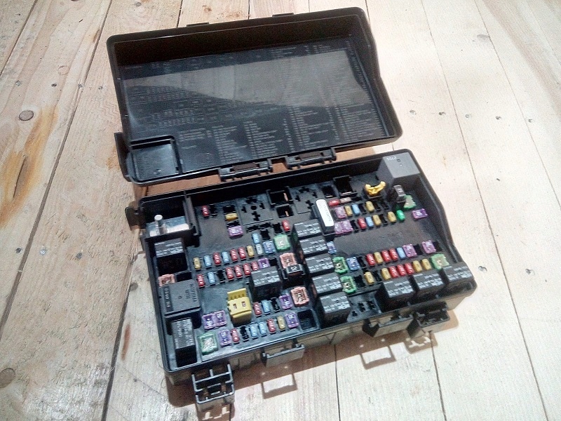 фото №1, Jeep grand cherokee wk2 коробка запобіжників