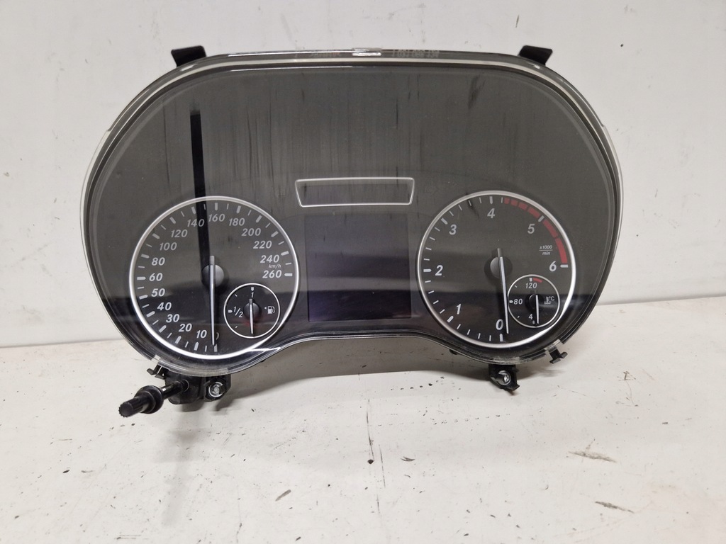 фото №1, Счетчик приборы mercedes w246 1.8 cdi 2013r