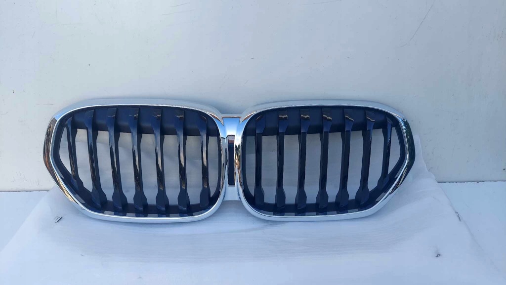 Купити Bmw x1 f48 lci рестайлінг  решітка радіатора решітка радіатора решітки радіатора перед нове оригінальний номер 2624