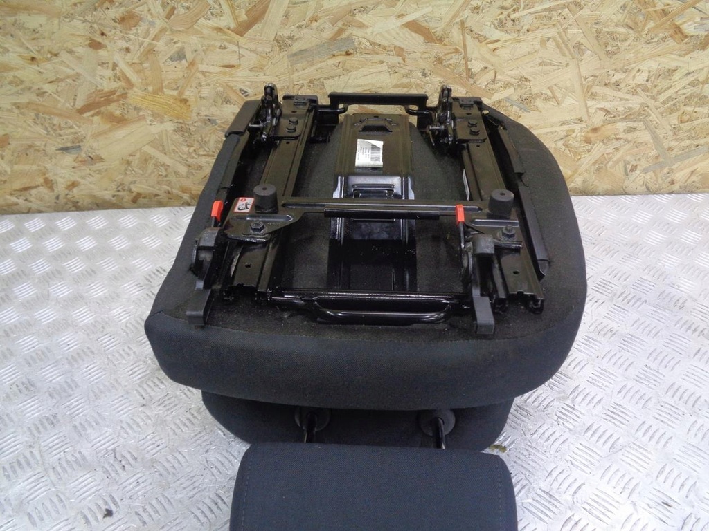 фото №12, Сиденье заднее сиденье правый задняя задний skoda yeti 5l 2009-