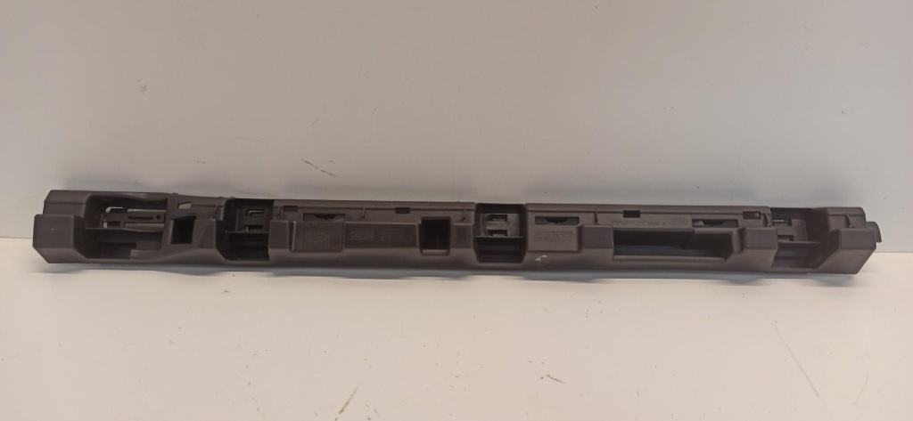 Купити Volvo v60 cc кронштейн  кронштейн порога  правий 31448921