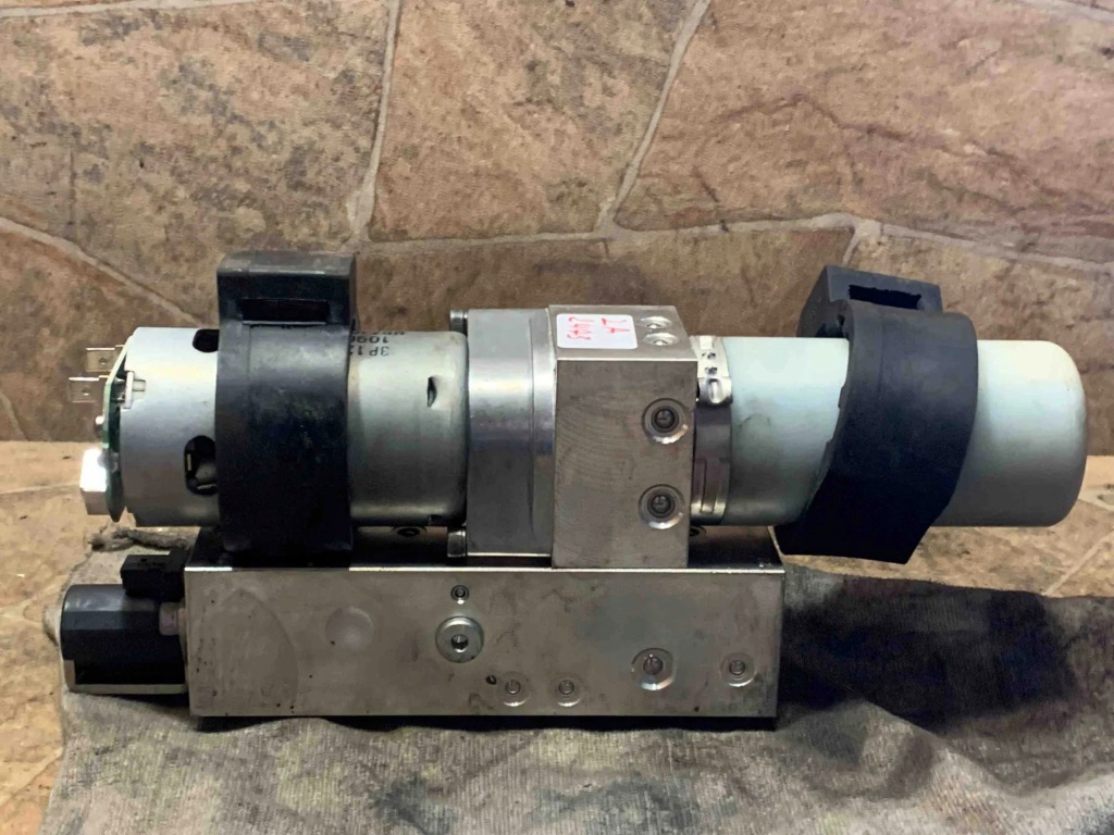 Насос гидравлическая mercedes-benz slk r172 a1728000030 1.8l бензиновый 135kw Киев