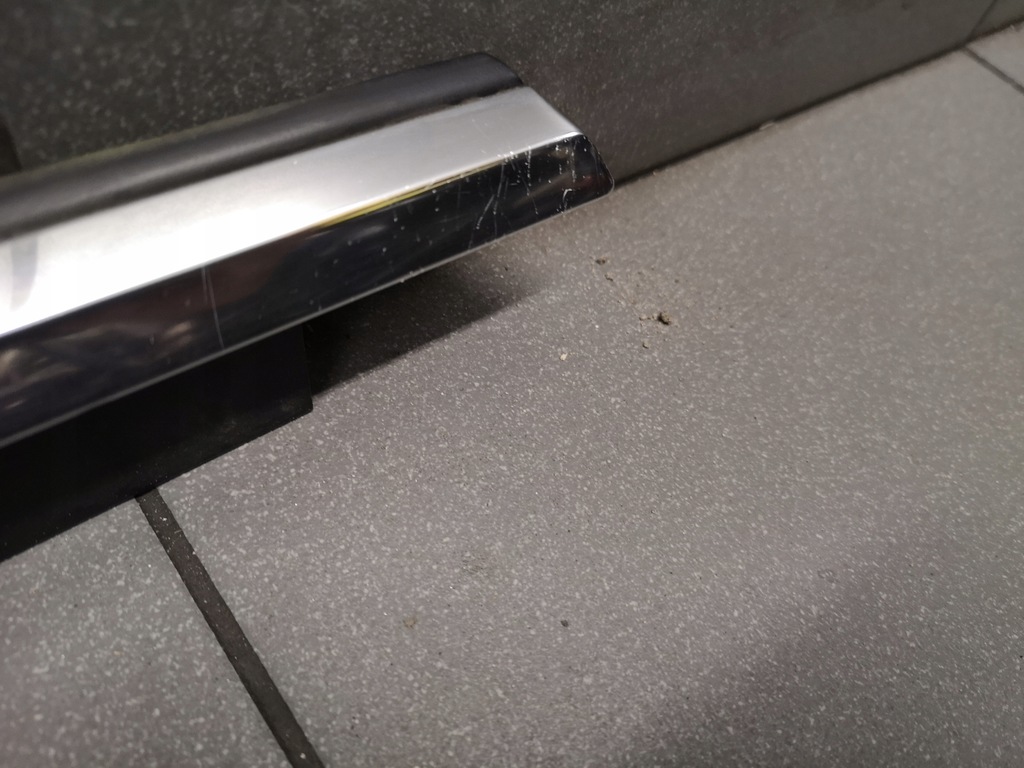 фото №6, Молдинг уплотнитель хром audi a8 d3 4e0853763g