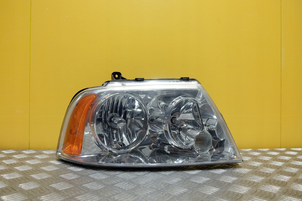 фото №1, Lincoln navigator 2003- фара лампа ксенон права usa