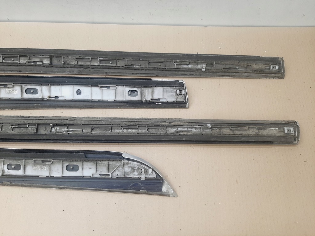 фото №11, Молдинг нижня двері лівий перед audi a6 c6 allroad lata 2004-2008