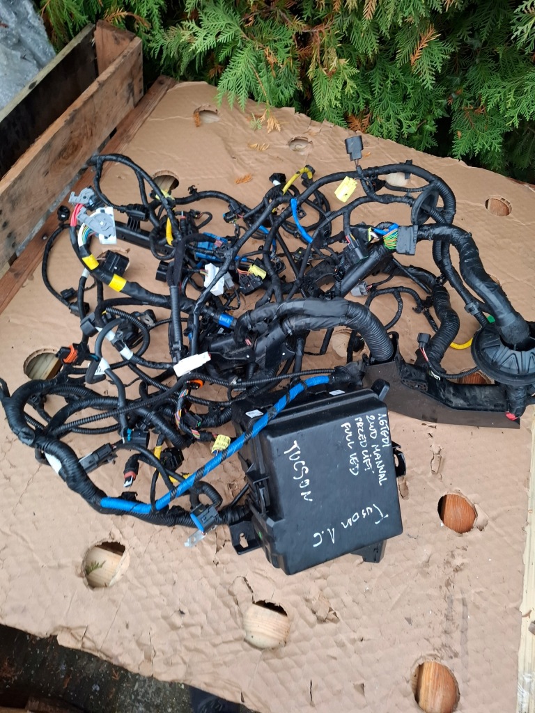 фото №5, Hyundai tucson ii 2 iii 3 электропроводка жгут коробка предохранителей 2wd manu