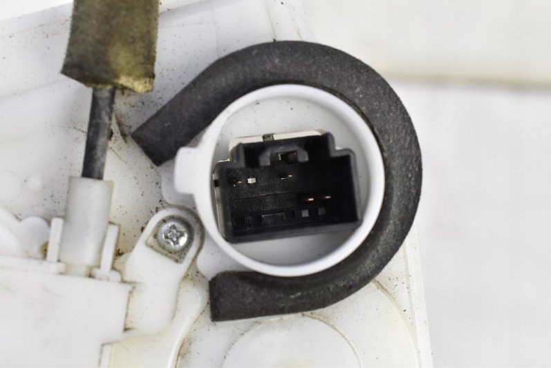 фото №6, Замок дверь правый задняя задний mazda 2 ii de 08r