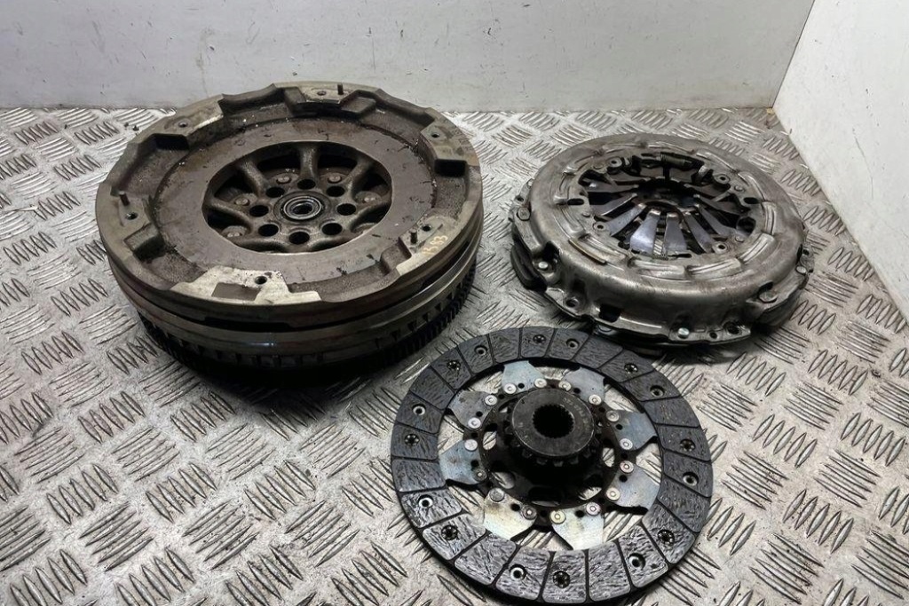 фото №12, Комплект зчеплення mercedes-benz c w204 a6510304405 2.14l дизель 120kw 2012