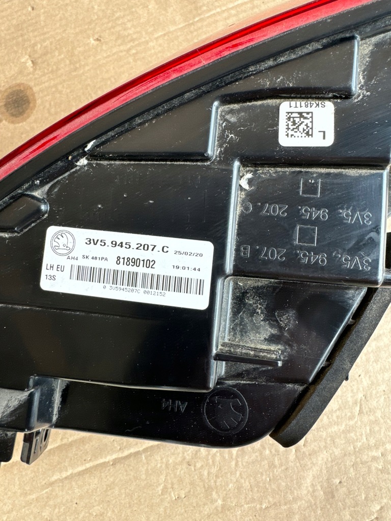 фото №10, Skoda superb 3 3v5 левая лампа задняя lift led 2018-