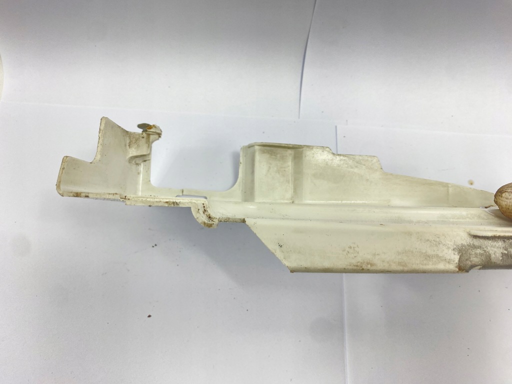 Накладка замка дверь правая  mercedes w124 1247231808 Киев