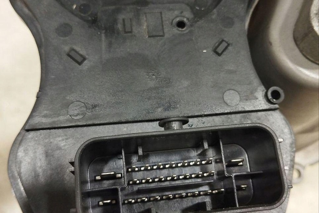 фото №7, Цилиндрик тормозной porsche taycan 9j1614105h electric 390kw 2023