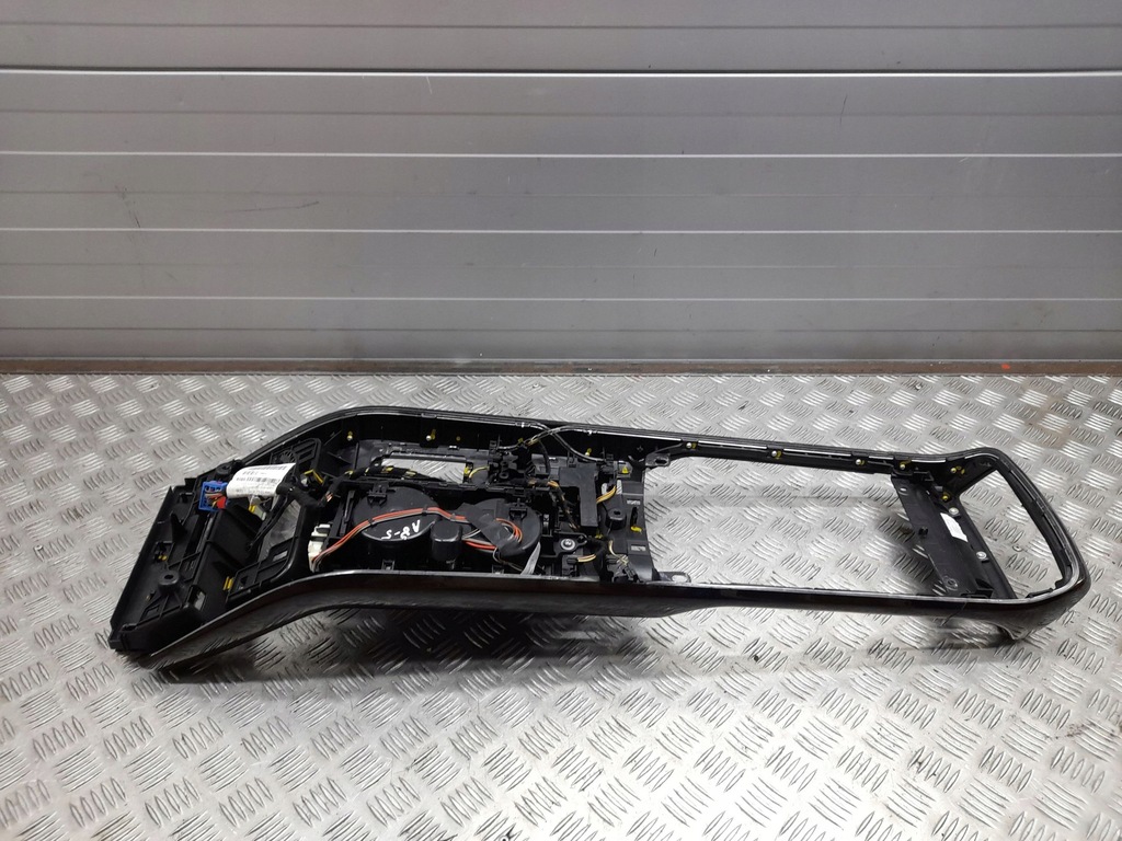 фото №8, Audi a8 s8 d4 4h 2015 середина декор тунель середнього