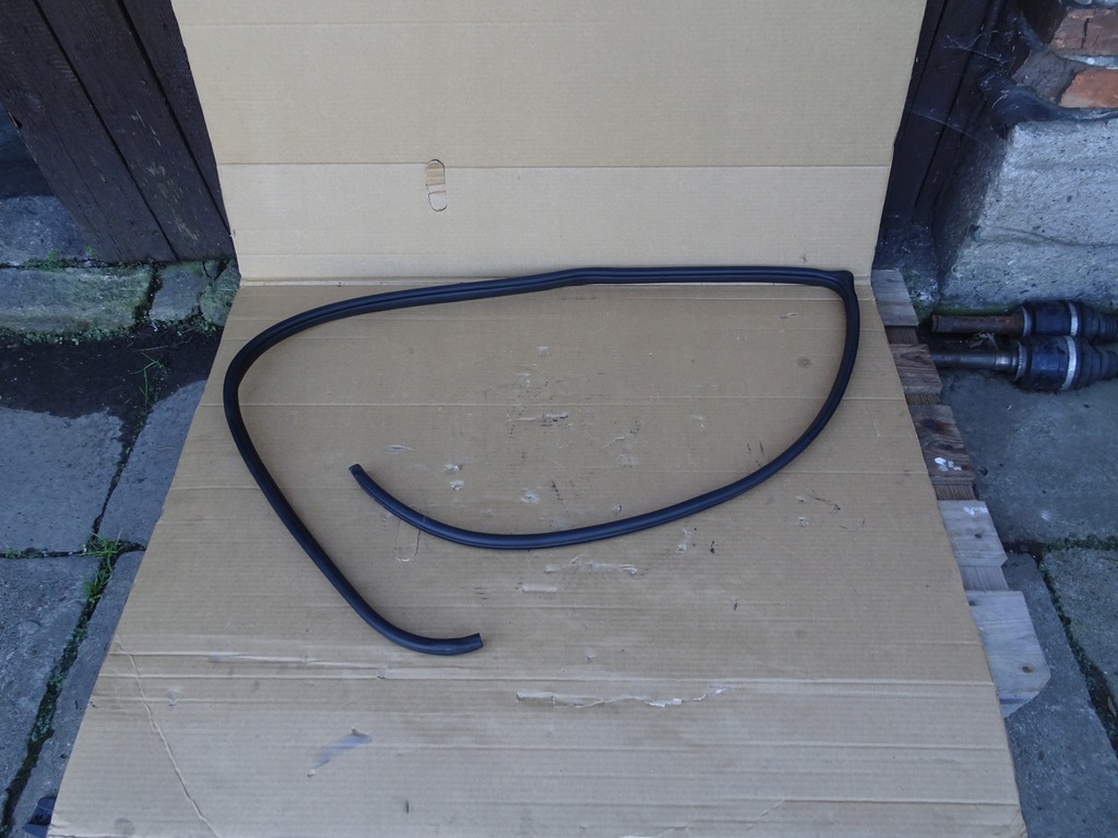 фото №1, Kia soul i прокладка дверь левый перед