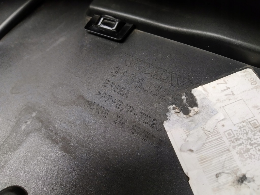 Volvo xc90 2 рестайлинг  r design накладка-спойлер спойлер решётка бампера перед om 31663528 Киев