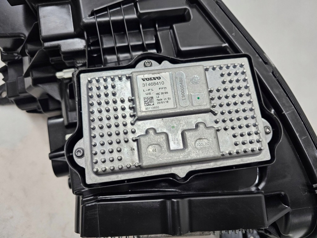 Volvo xc90 2 2015+ фара перед правий full led active high beam 31677039 Доставка