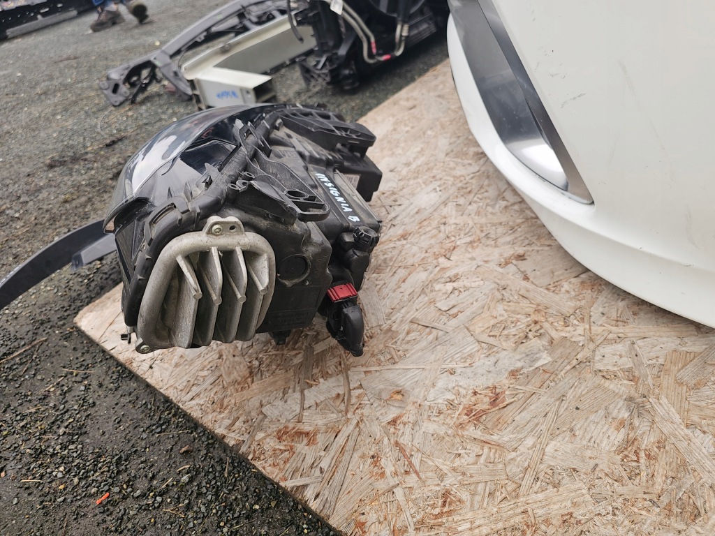 Opel insignia b перед капот бампер фары в Украине