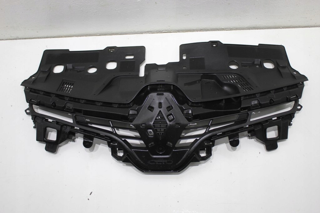 фото №1, Renault clio iv решётка радиатора решётка радиатора идеальное состояние