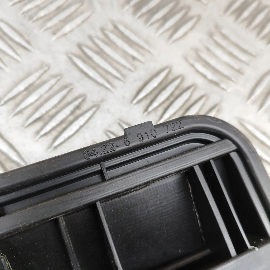 фото №6, Bmw 7 f01 f02 f03 f04 2011 решётка вентиляционная pod бампером задним