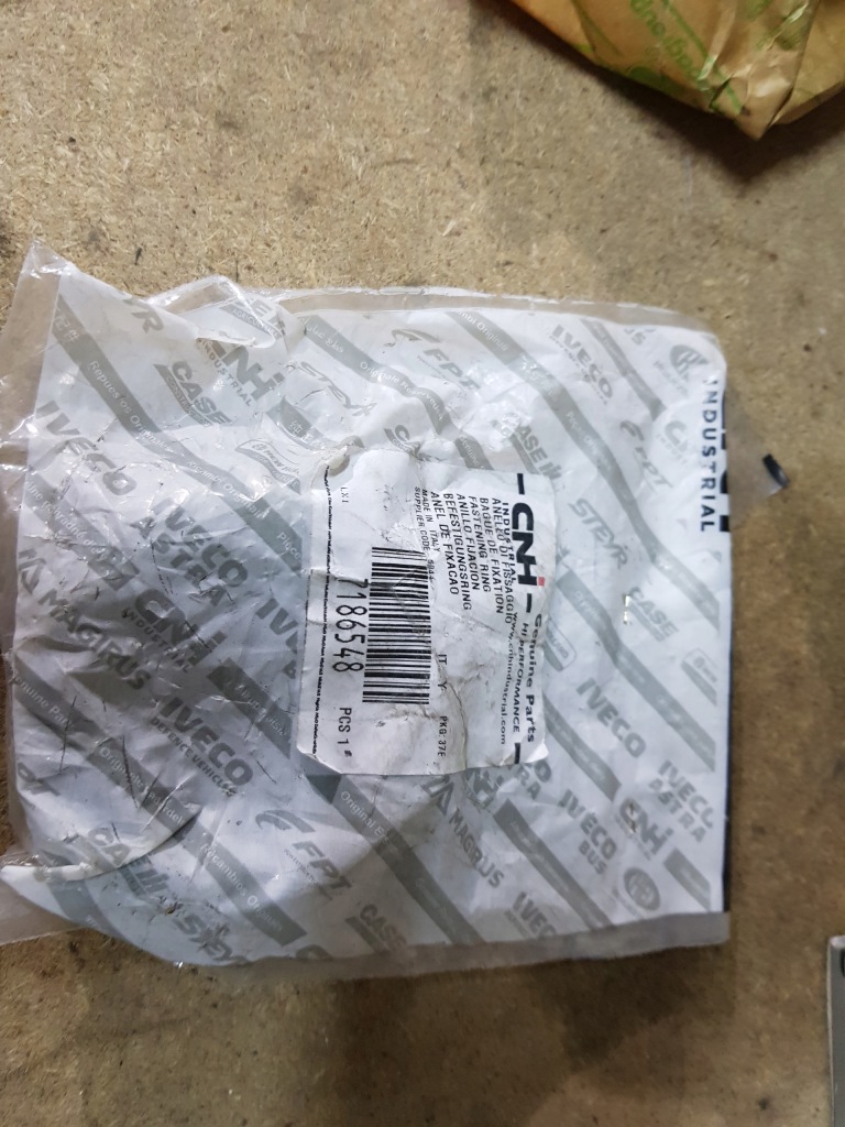 Купить Iveco оригинальный номер 7186548